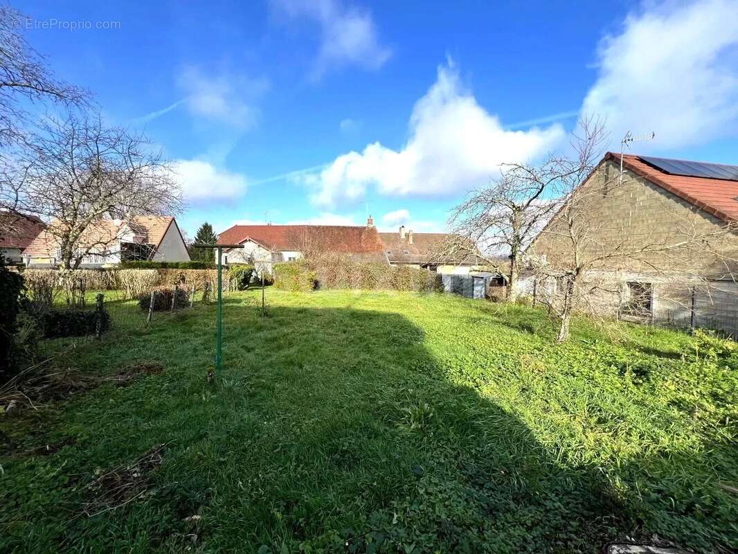 Maison à LONS-LE-SAUNIER