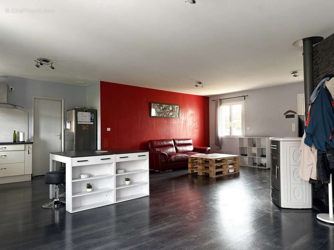 Maison à COURS-DE-PILE