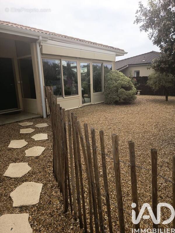 Photo 1 - Maison à SAINT-DENIS-DE-PILE