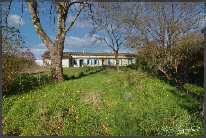 Maison à SAINT-SEURIN-SUR-L&#039;ISLE