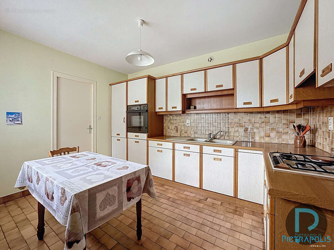 Maison à NEUVILLE-LES-DAMES