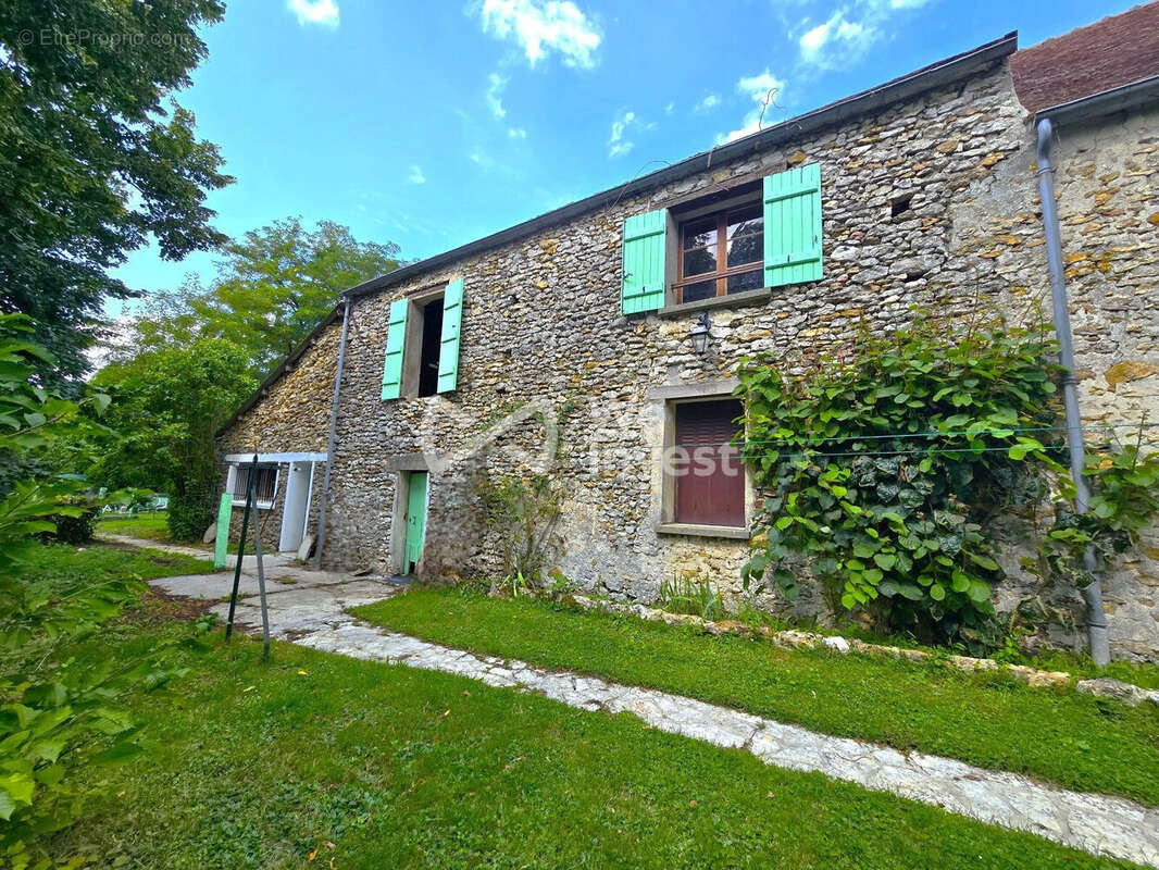 Maison à REBAIS