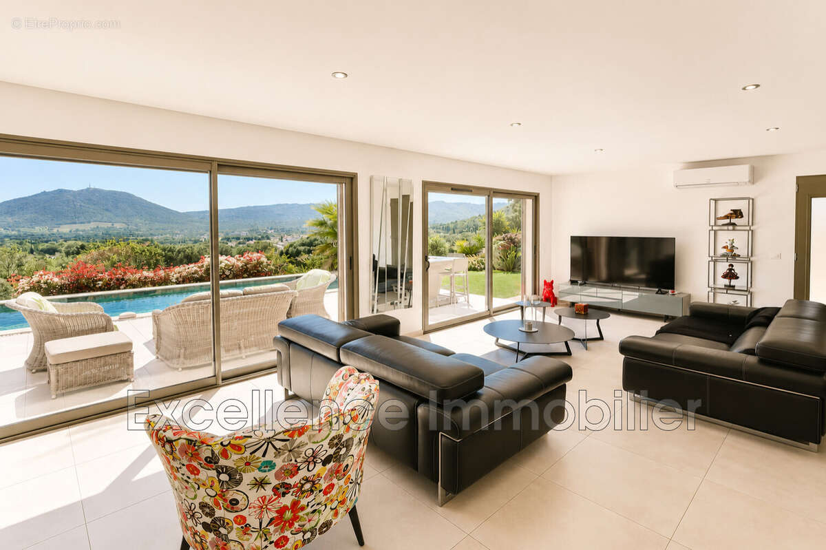 Maison 138 m² à Plan-De-La-Tour  - photo 6