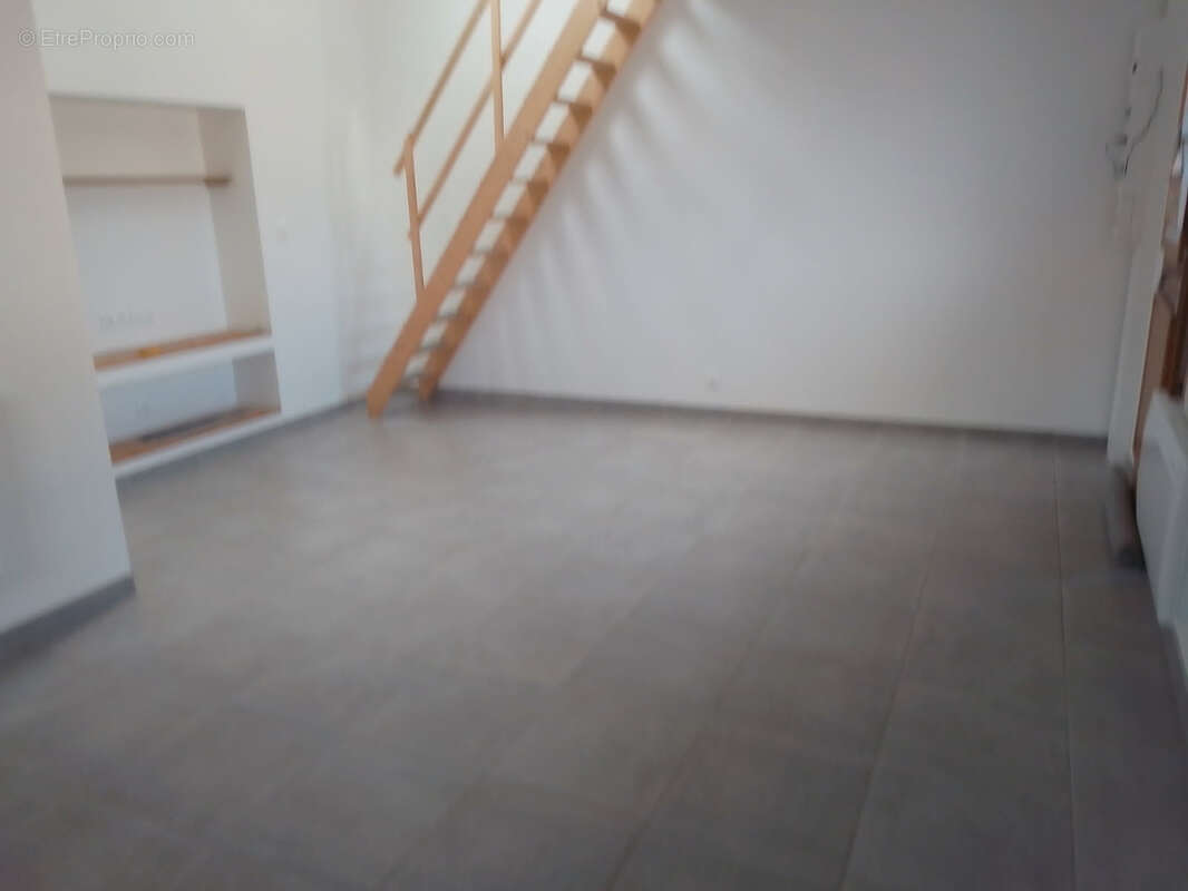 Maison à DOMFRONT-EN-CHAMPAGNE