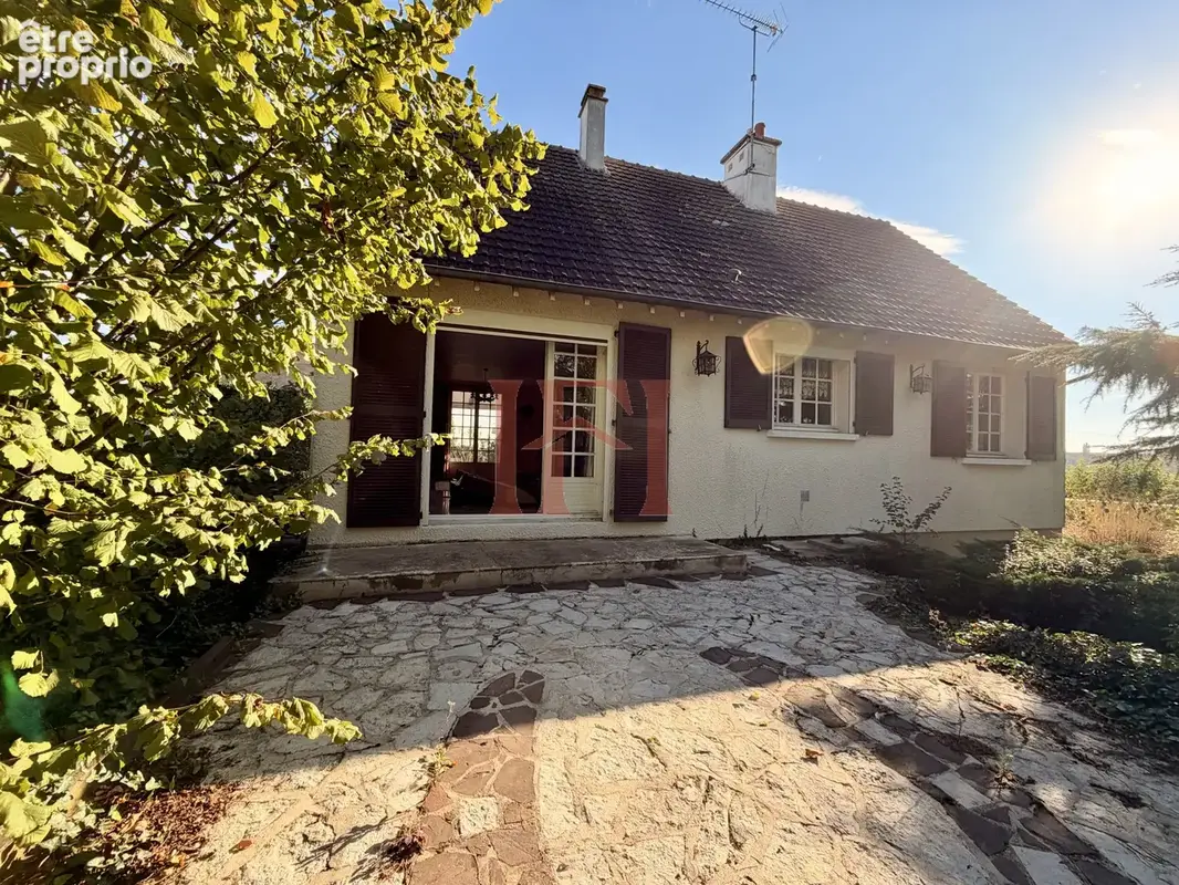 Saint denis lanneray - proche commodités - maison avec vaste jardin arboré - photo 1