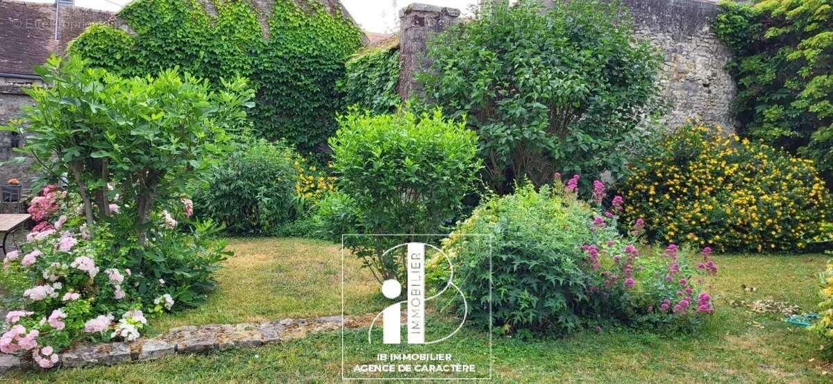 Maison à GREZ-SUR-LOING