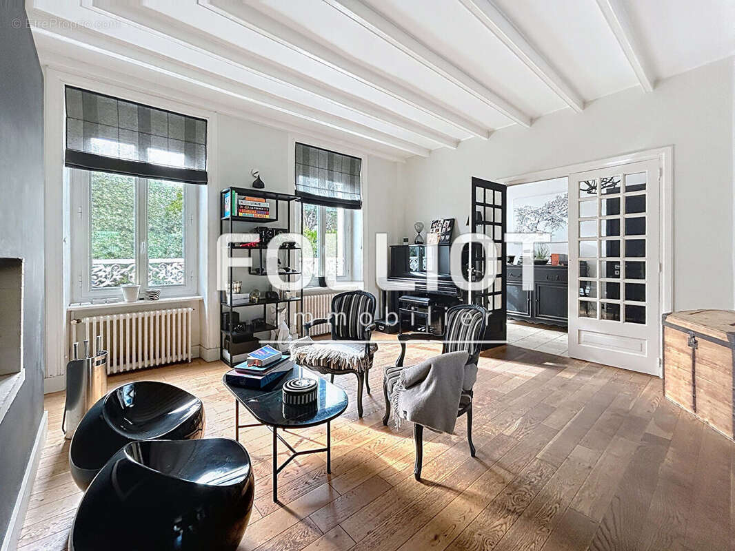 Maison à DONVILLE-LES-BAINS