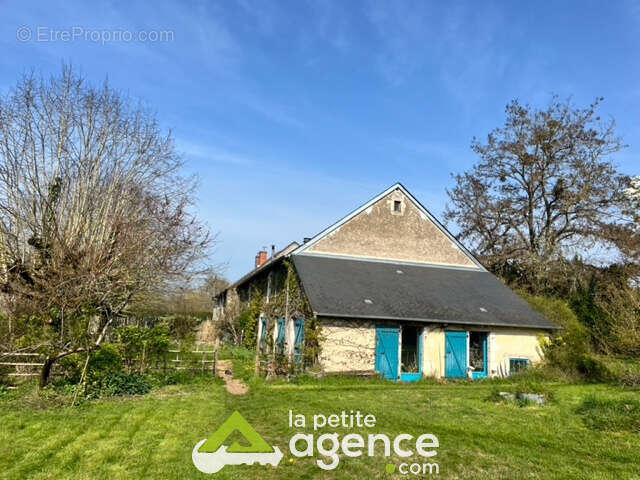 Maison à JALOGNES