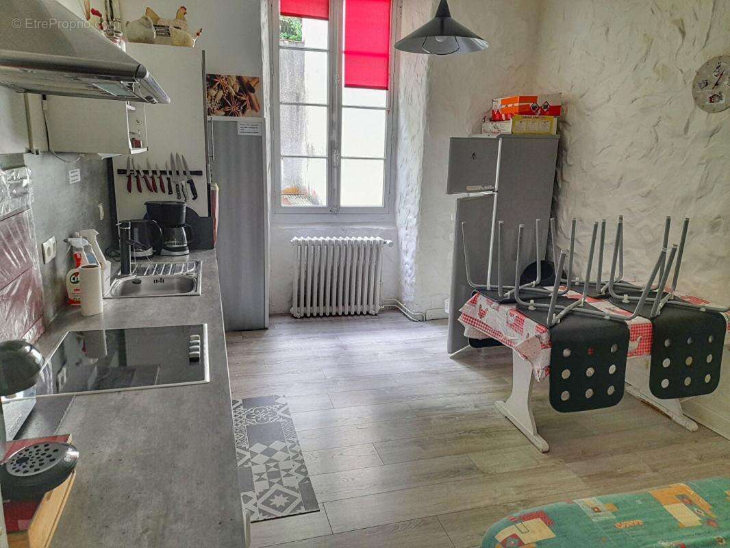 Appartement à EAUX-BONNES