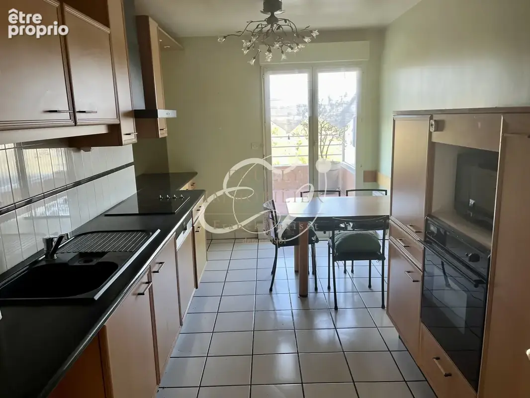 VENTE 69570 DARDILLY APPARTEMENT T4 128 m2 DERNIER ETAGE , 70 m2 de terrasses, deux garages et une cave - photo 5