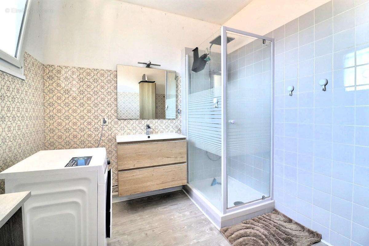 Appartement à CHENOVE