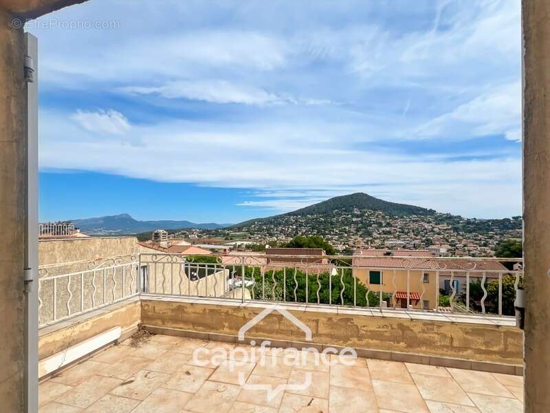 Maison à CARQUEIRANNE