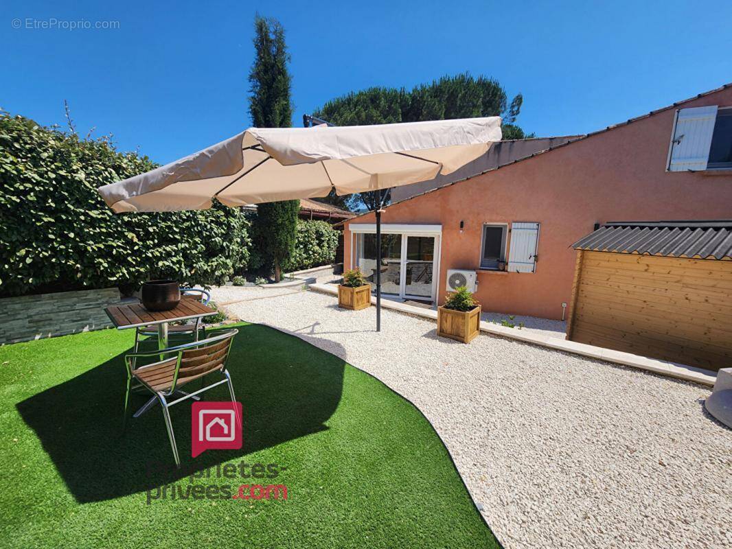 Maison à BAGNOLS-EN-FORET