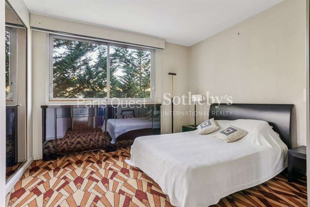 Appartement à NEUILLY-SUR-SEINE