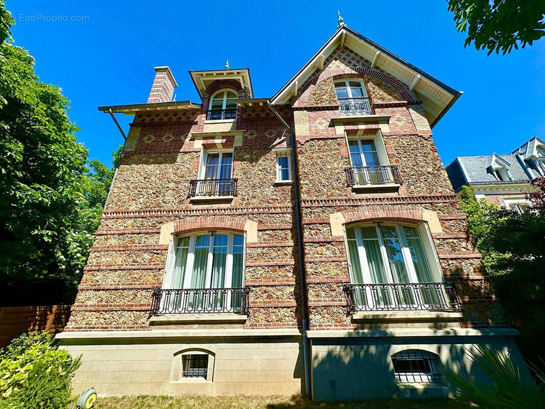 Maison à MAISONS-LAFFITTE