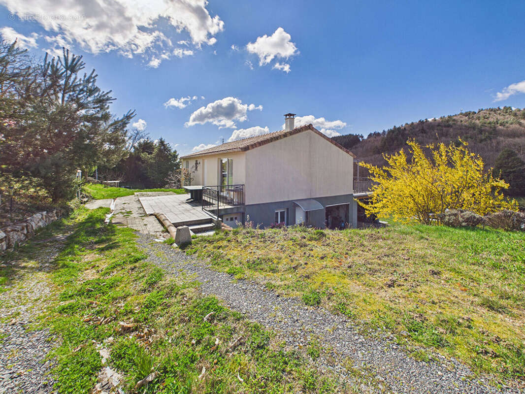 Maison à VERNOUX-EN-VIVARAIS