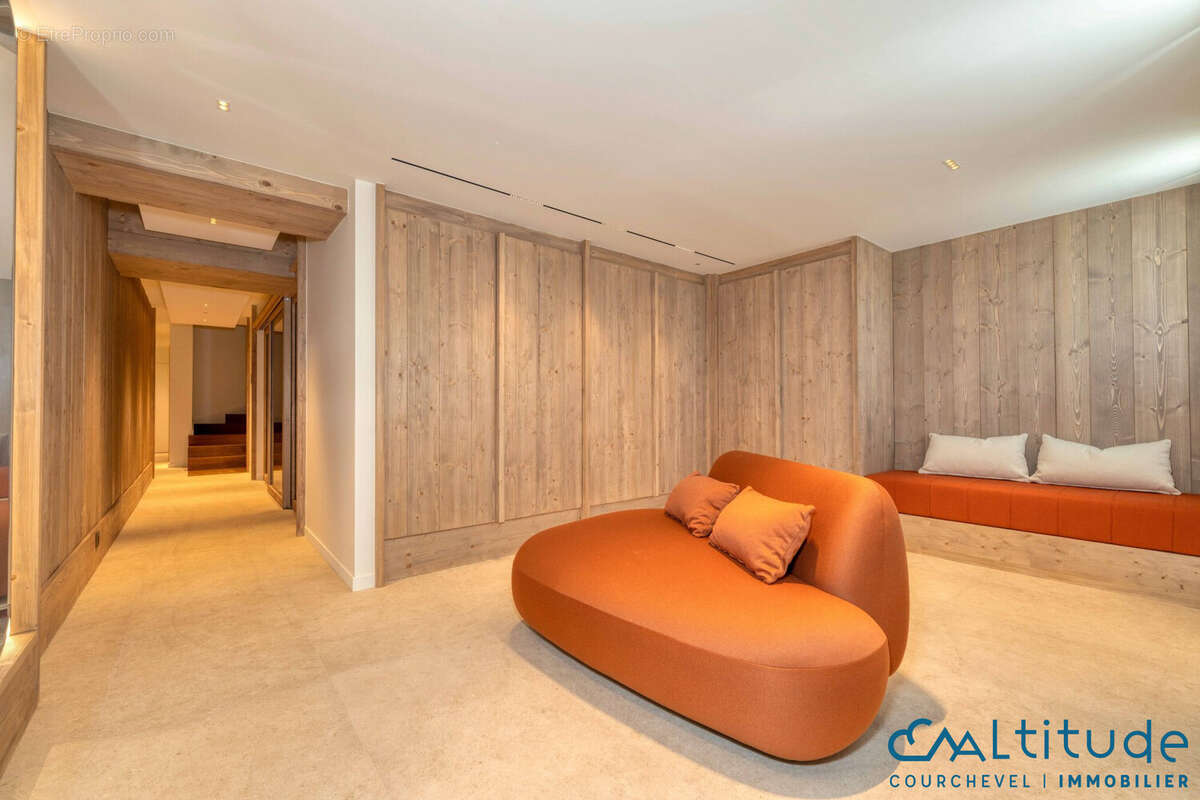 Appartement 403 m² à La Perriere  - photo 7