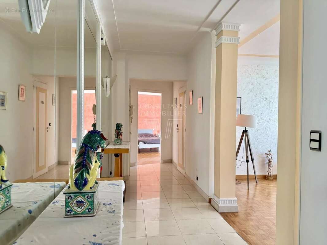 Appartement à LE CANNET