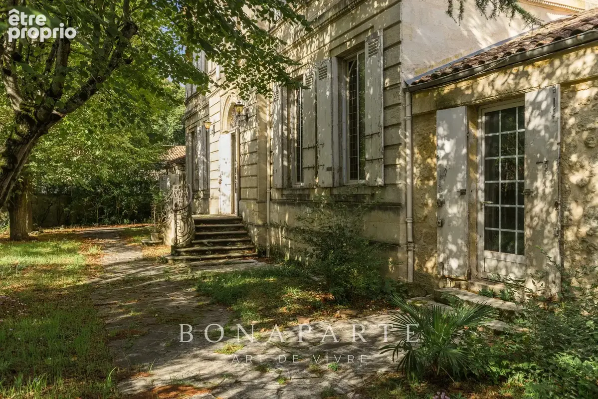 LE BOUSCAT – Magnifique demeure bourgeoise de 480 m² à réinventer, potentiel exceptionnel - photo 2