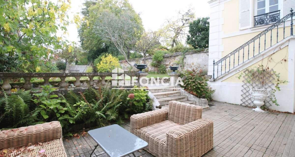 Maison à VERRIERES-LE-BUISSON