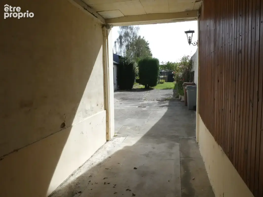 À Vendre : Maison de Caractère avec Jardin et Dépendances à Crépy (02) - photo 17