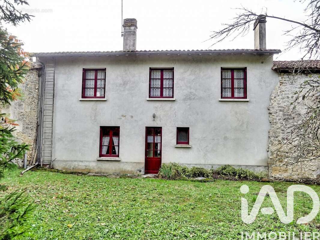 Photo 6 - Maison à LA ROCHEBEAUCOURT-ET-ARGENTINE