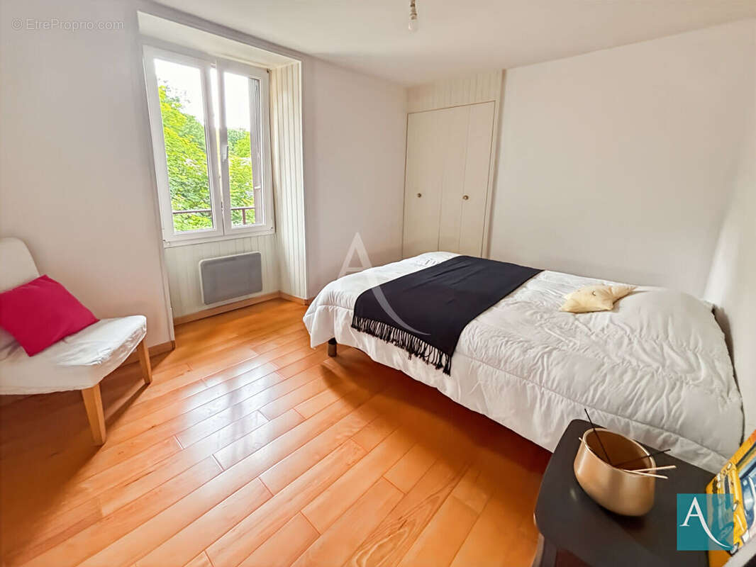Appartement à MORIGNY-CHAMPIGNY