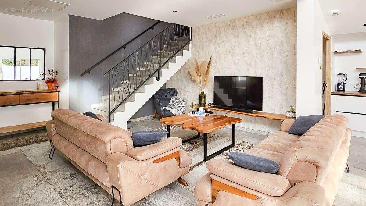 Maison à SALAISE-SUR-SANNE