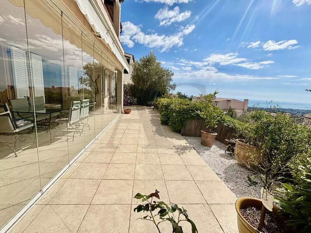 Appartement à VILLENEUVE-LOUBET