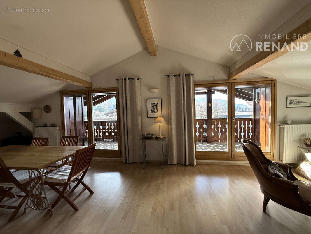 2 grandes baies vitrées  - Appartement à CLUSES