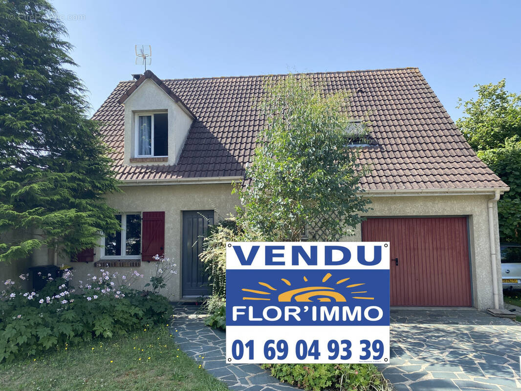 Maison à SAINTE-GENEVIEVE-DES-BOIS