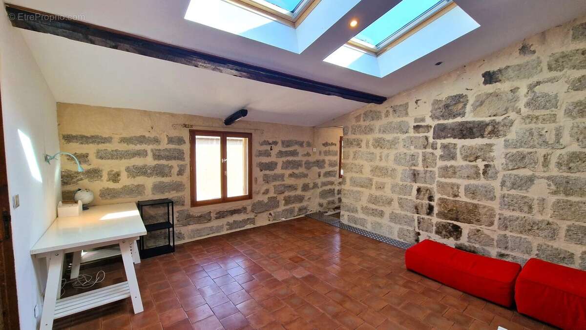 Appartement élégant de 2 chambres au cœur de Pézenas – une opportunité rare - photo 8