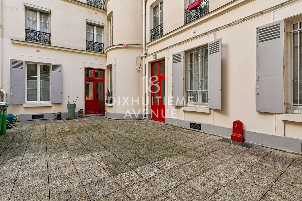 Appartement à PARIS-18E