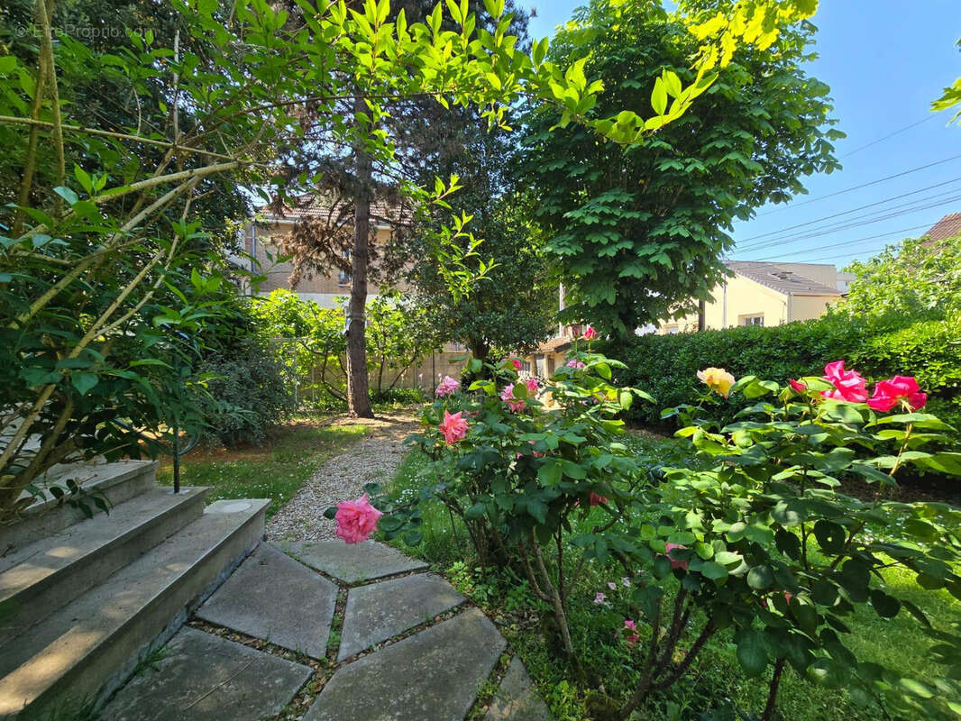 Maison à LES PAVILLONS-SOUS-BOIS