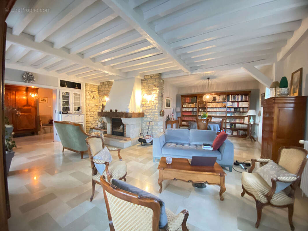 Maison à LONS-LE-SAUNIER