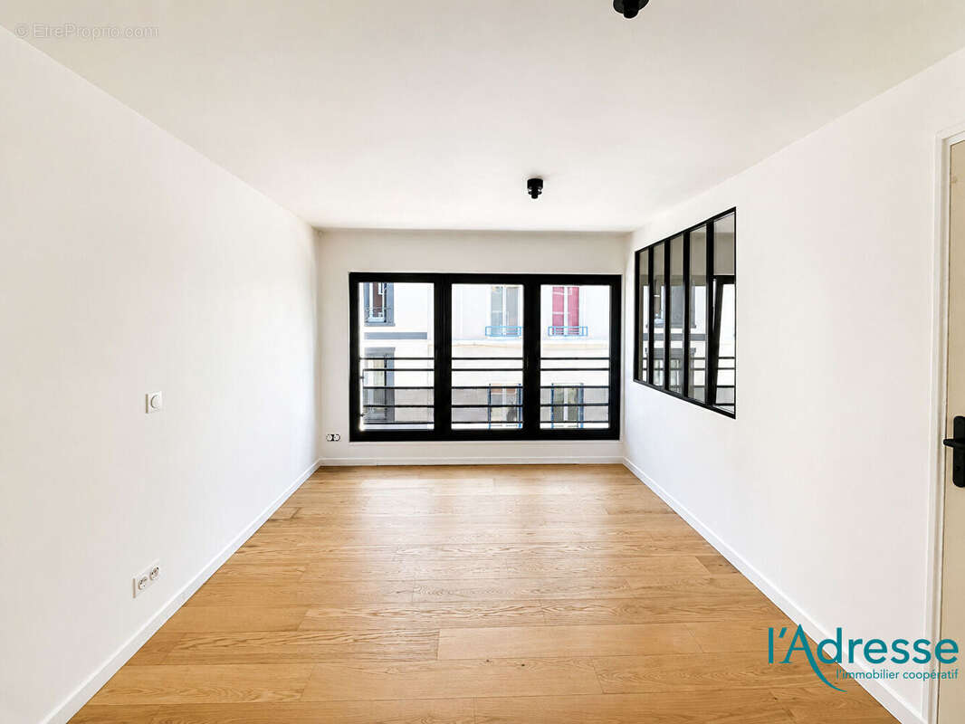 Appartement à LES LILAS