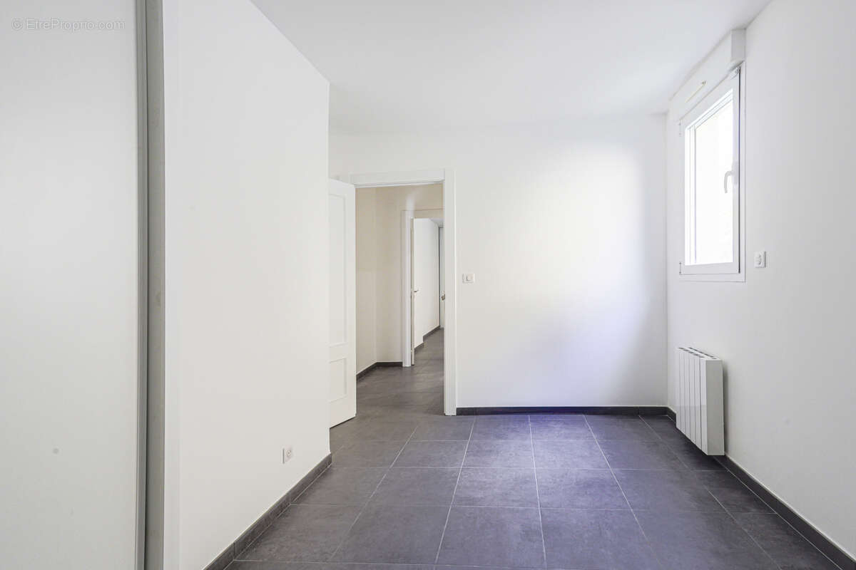 Appartement à SAINT-LAURENT-DU-VAR