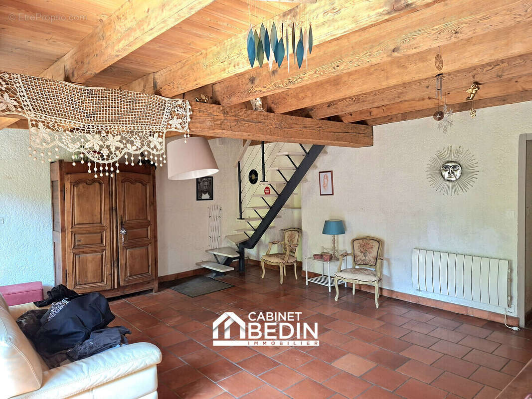 Maison 210 m² à Saint-Ciers-D'abzac  - photo 3