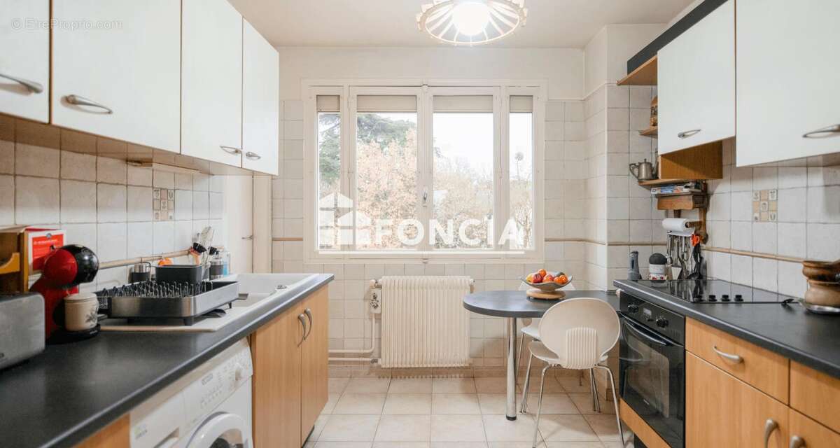 Appartement à LA CHAPELLE-SAINT-MESMIN