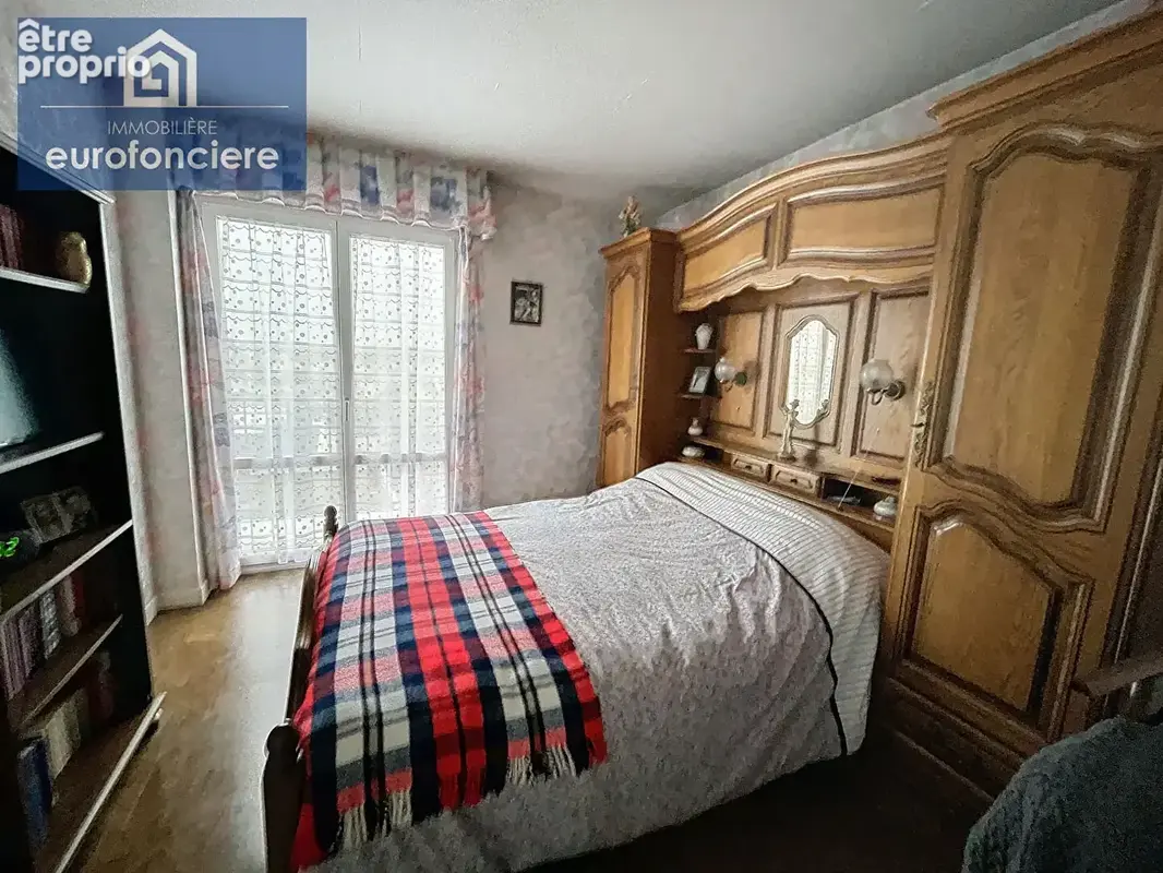 Appartement  iv pièce(s) a deux pas du centre ville - photo 4