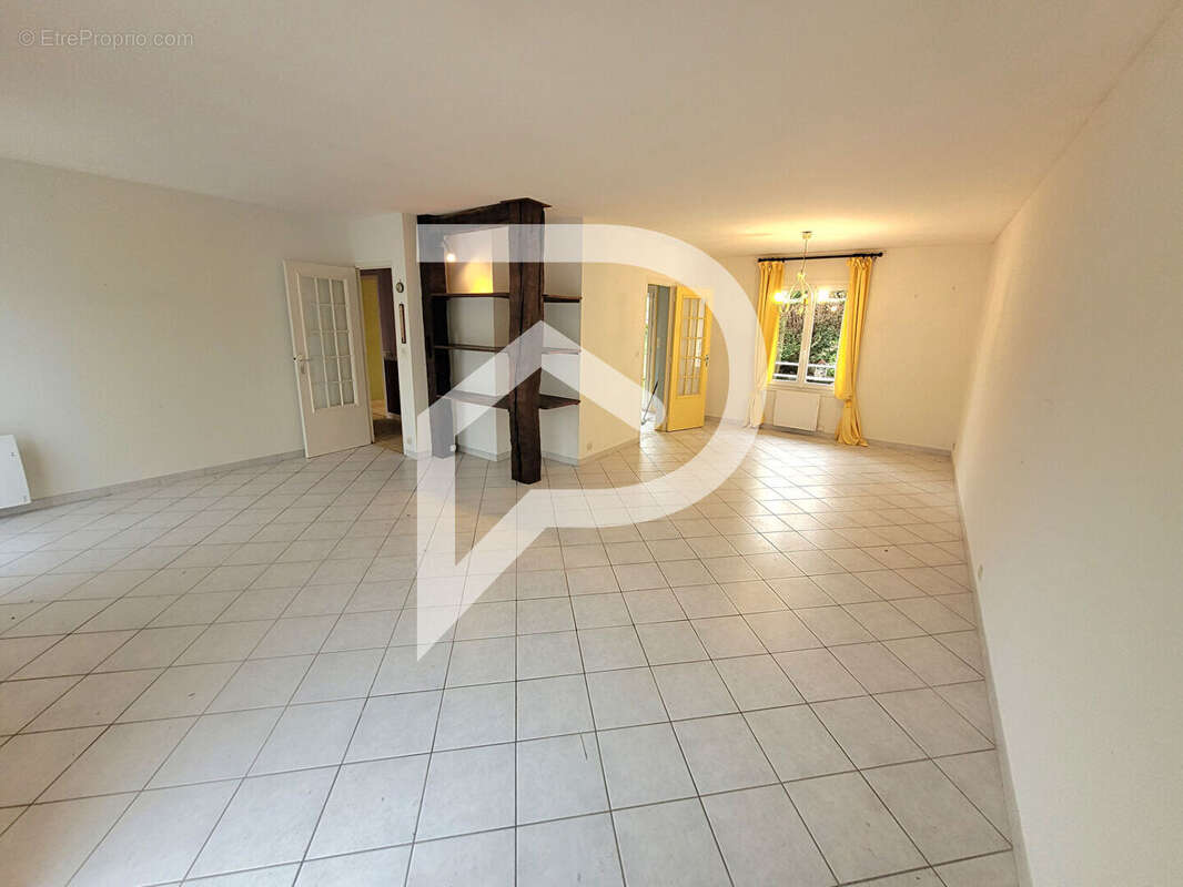 Maison à NEUILLY-SUR-SUIZE