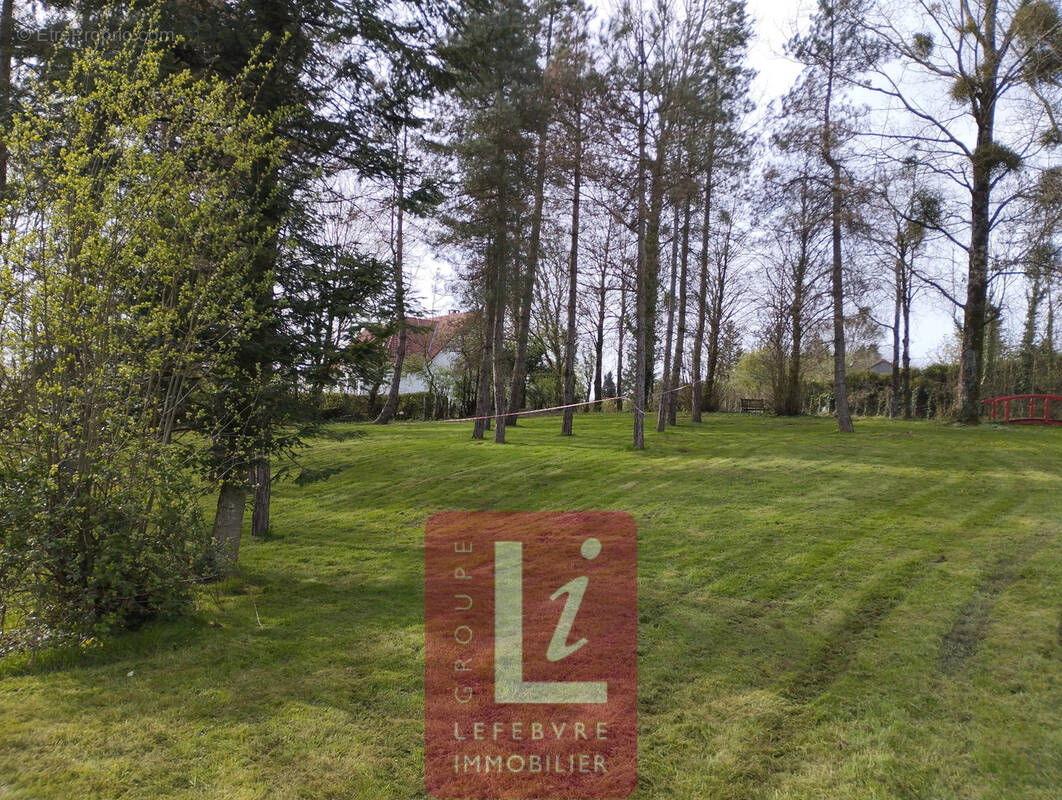 Terrain à CREMAREST