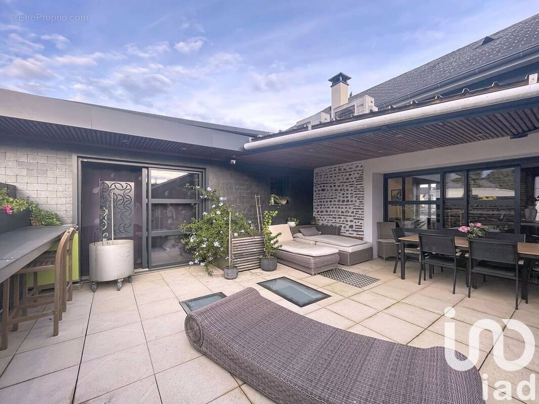 Photo 1 - Commerce à LESCAR