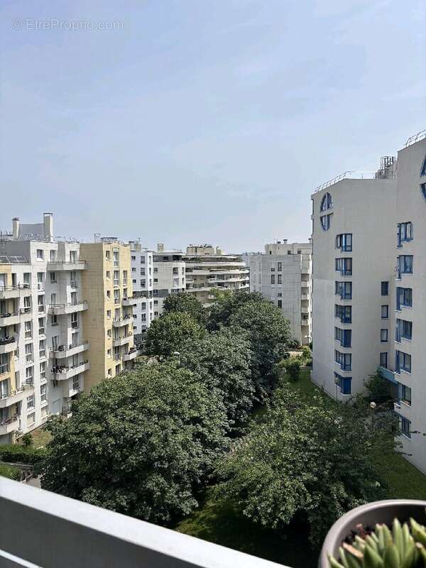 Appartement à COURBEVOIE