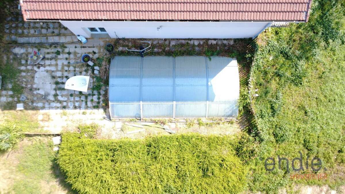 Spacieuse maison familiale de 226 m² avec sept chambres et piscine - photo 20