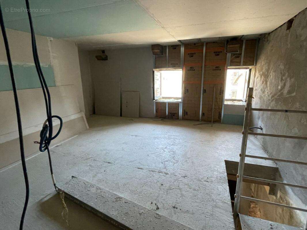 titre - Appartement à PONTAUMUR