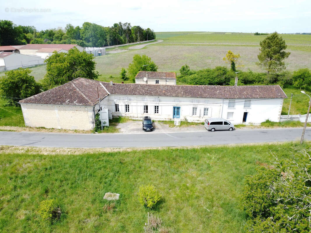 Maison à SALLES-D'ANGLES