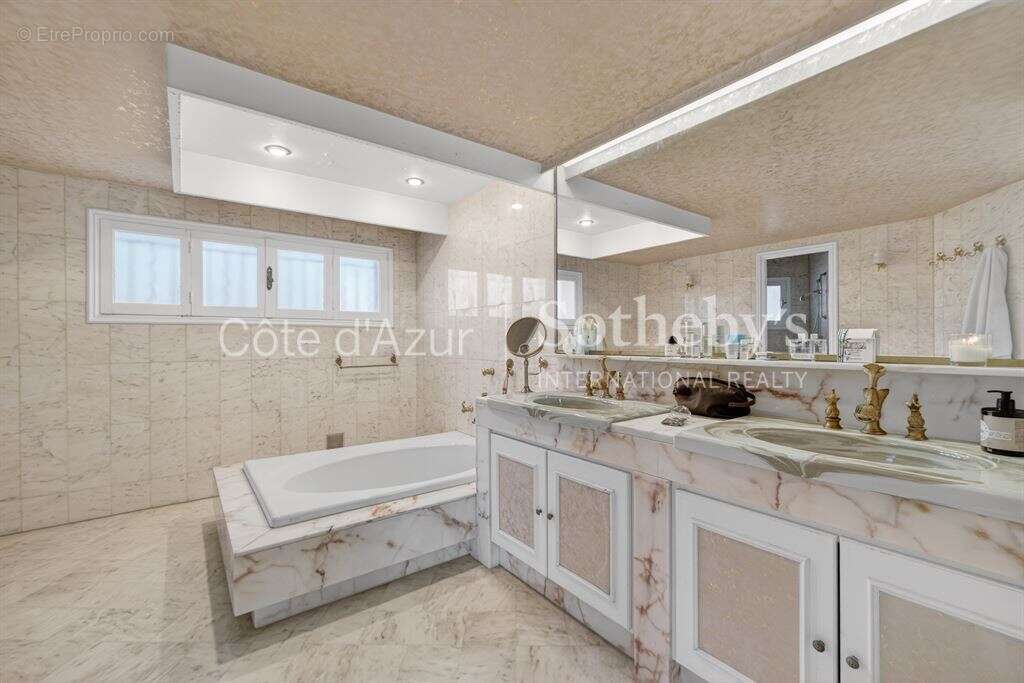 Maison à MOUGINS