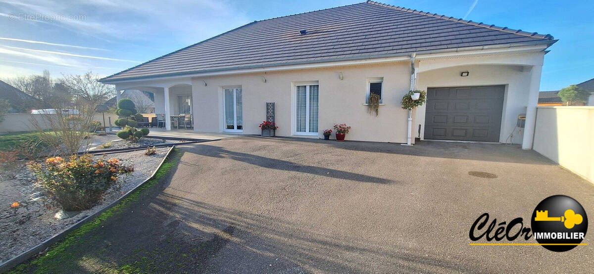 Maison à SAINT-USAGE