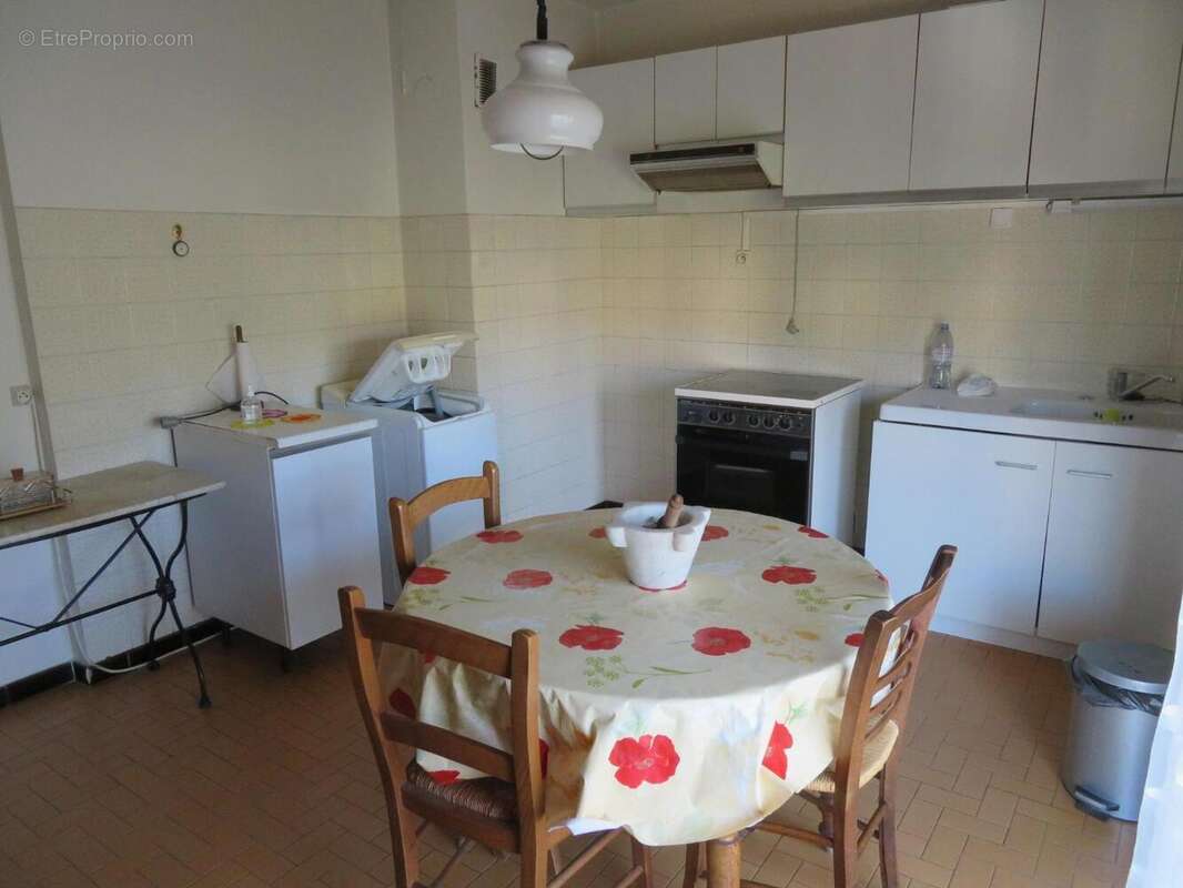   - Appartement à DRAGUIGNAN